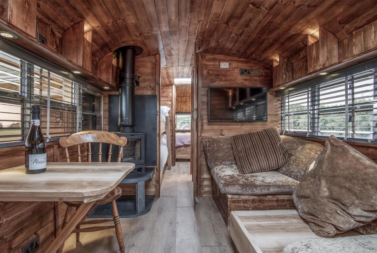 American School Bus - 1 Bedroom - Blossom Farm - Tiers Cross Johnston Exterior foto